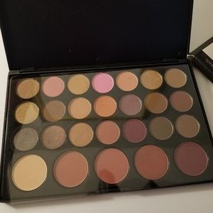 Bh Cosmetic Eyeshadow & Blush palette